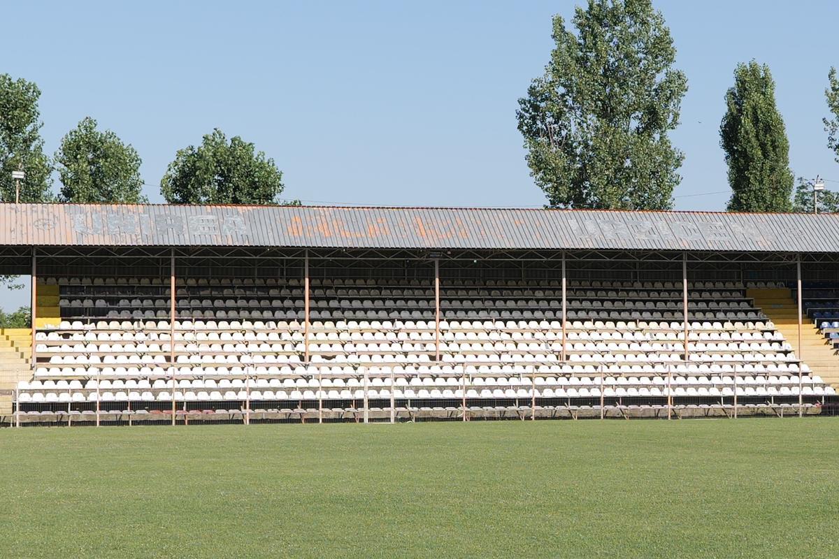 Cum arată Stadionul „Tineretului” din Urziceni // foto: Andrei Furnigă (GSP)