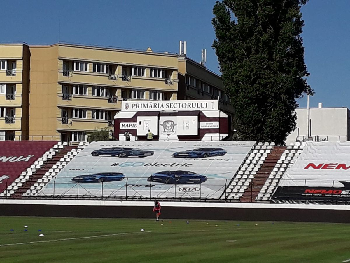 VIDEO Fanii Rapidului au făcut spectacol înaintea meciului cu Turris! Atmosferă incendiară în Regie