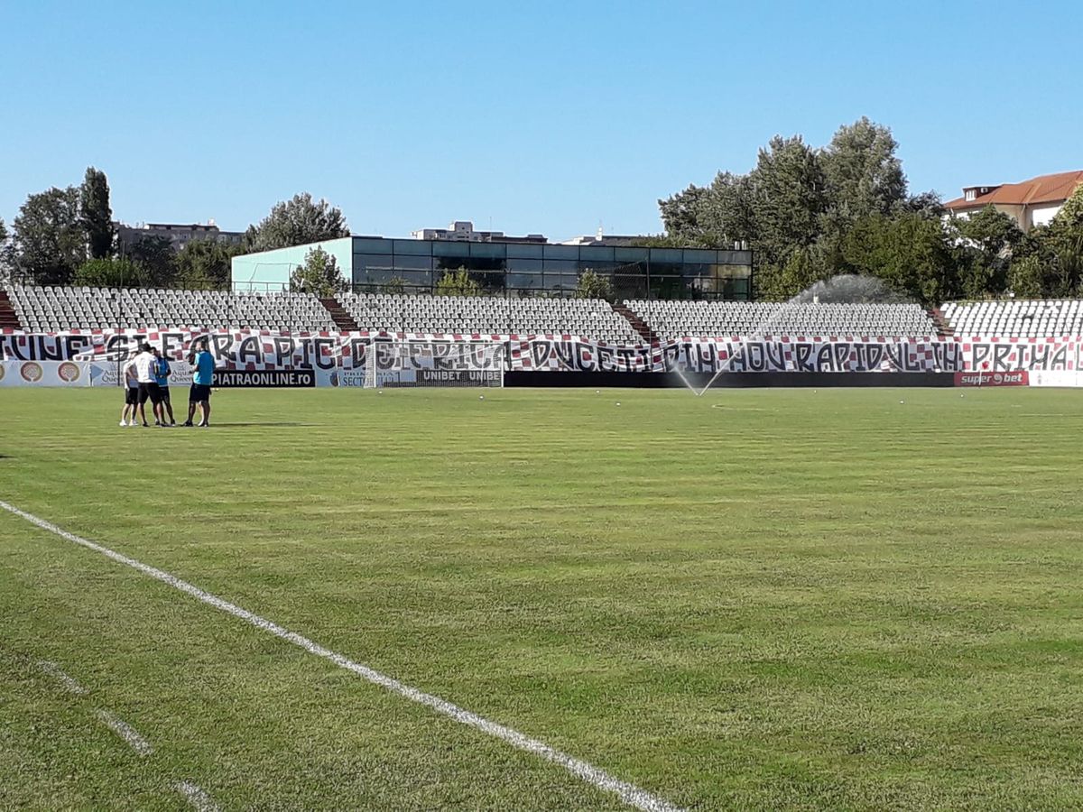 VIDEO Fanii Rapidului au făcut spectacol înaintea meciului cu Turris! Atmosferă incendiară în Regie