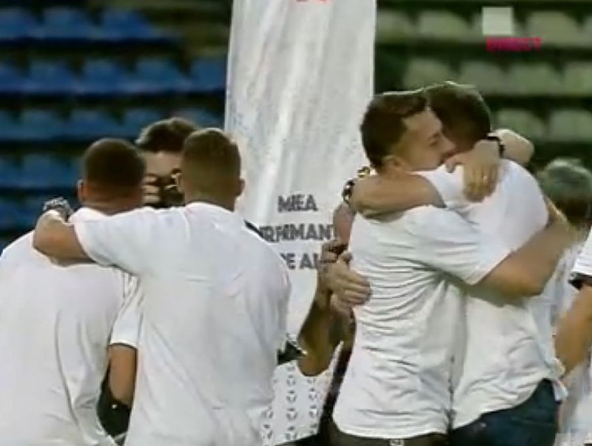 FOTO Imagini FANTASTICE! FC Argeș și UTA au sărbătorit împreună promovarea în Liga 1