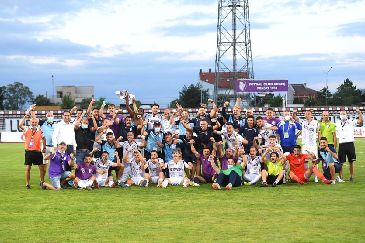 FOTO Imagini FANTASTICE! FC Argeș și UTA au sărbătorit împreună promovarea în Liga 1
