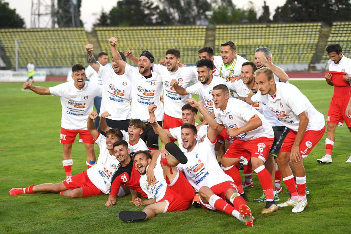 VIDEO Promovarea bate pandemia! Imagini spectaculoase din Arad, după promovarea celor de la UTA în Liga 1