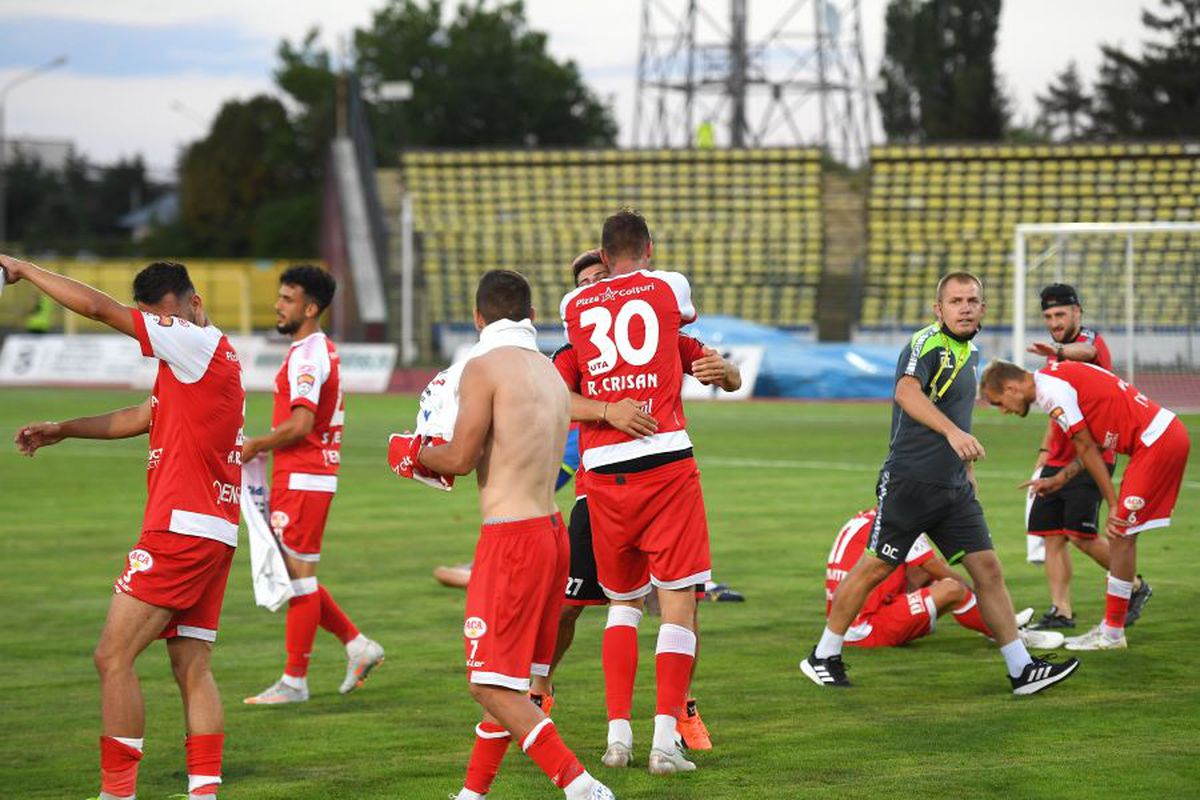 VIDEO Promovarea bate pandemia! Imagini spectaculoase din Arad, după promovarea celor de la UTA în Liga 1