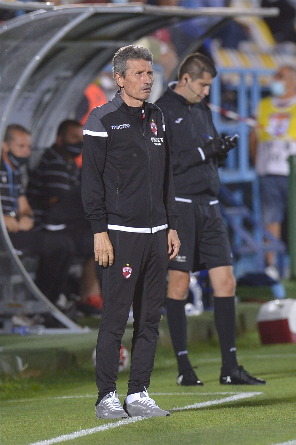 16 echipe, singura salvare a lui Dinamo! Ce sumă ar pierde cluburile din Liga 1 și de ce insistă Burleanu