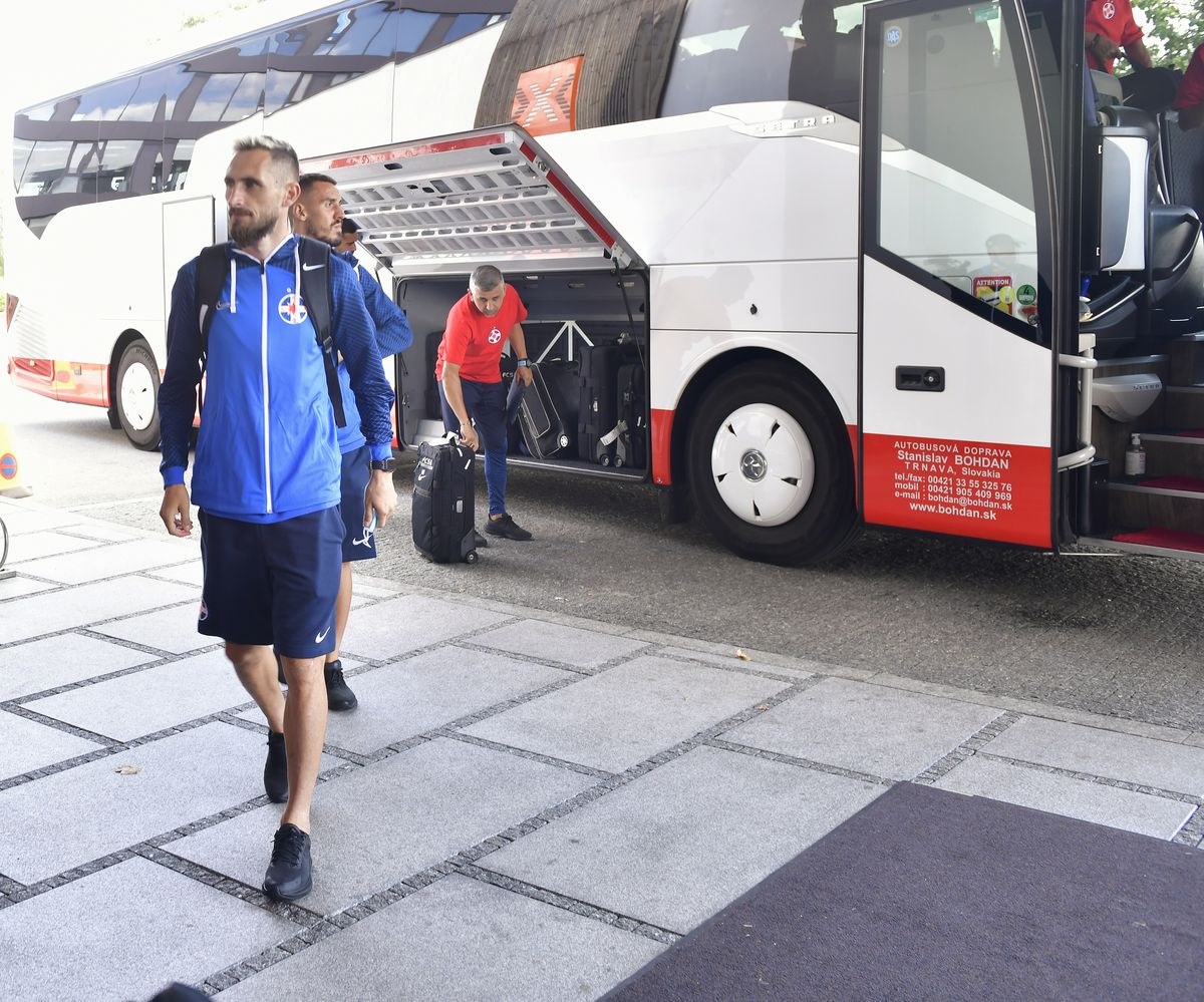 FCSB a ajuns în Slovacia