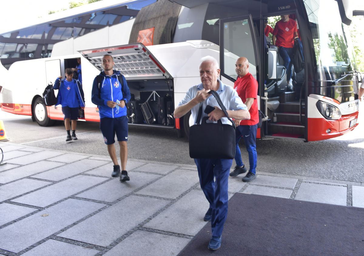 FCSB a ajuns în Slovacia