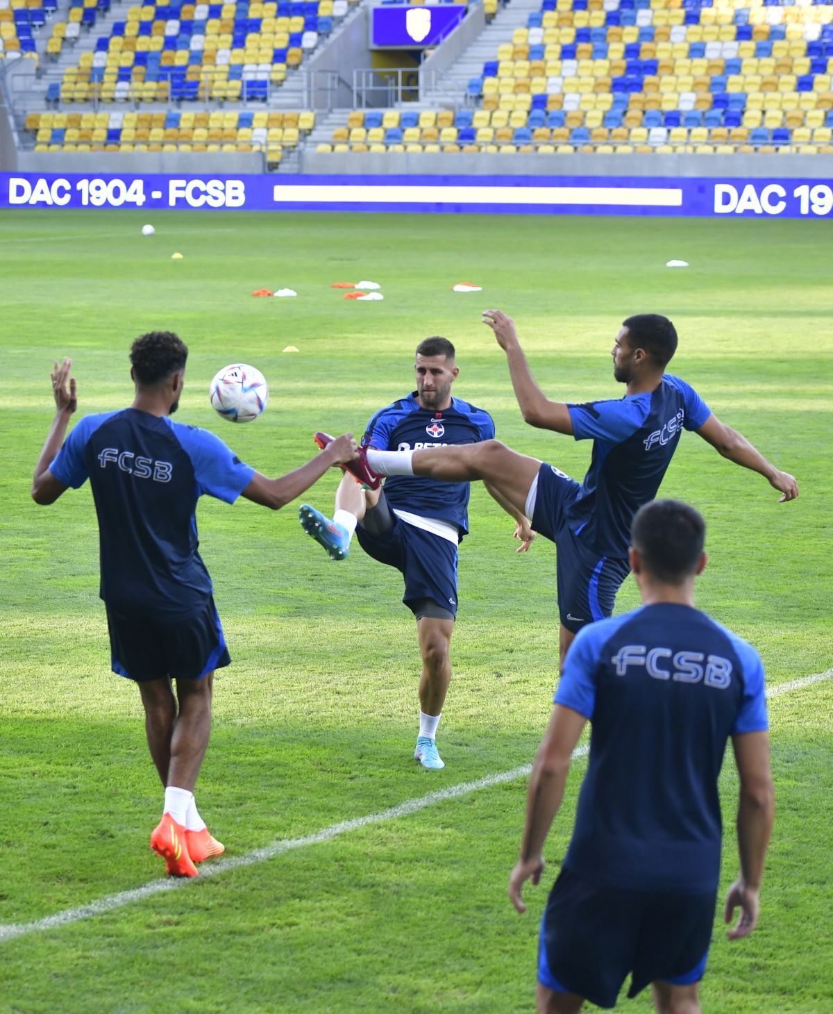 Avertisment pentru FCSB înainte de meciul cu Dunajska Steda: „Nu e normal! E ilogic ce vor să facă”