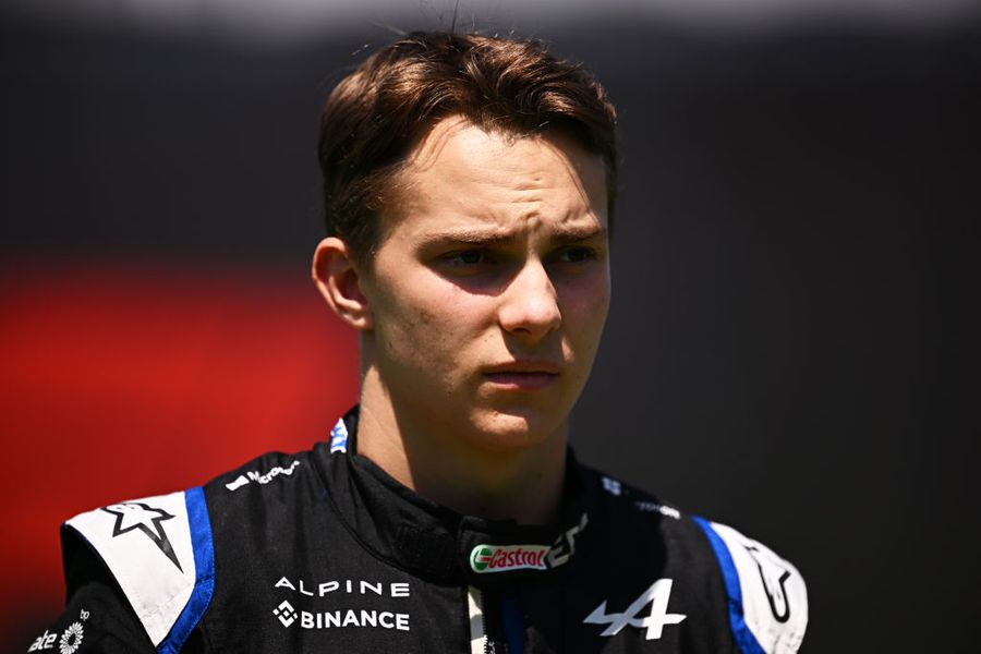 Final în scandalul verii din Formula 1 » Pilotul disputat de două echipe a SEMNAT și a provocat o situație umilitoare