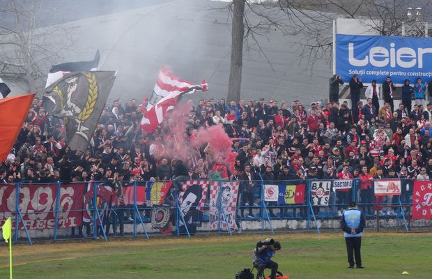 3.000 de dinamoviști la Mediaș, în prima deplasare din Superliga: „Vânzarea biletelor la peluze s-a oprit, iar «câinii» deja încep să cumpere bilete la T1”