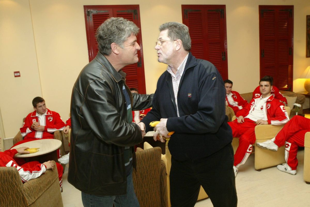 „E într-o depresie... nu pot să-l scot din casă deloc” » Dezvăluiri despre absența lui Cornel Dinu de aproape doi ani: „E cea mai mare durere a mea”