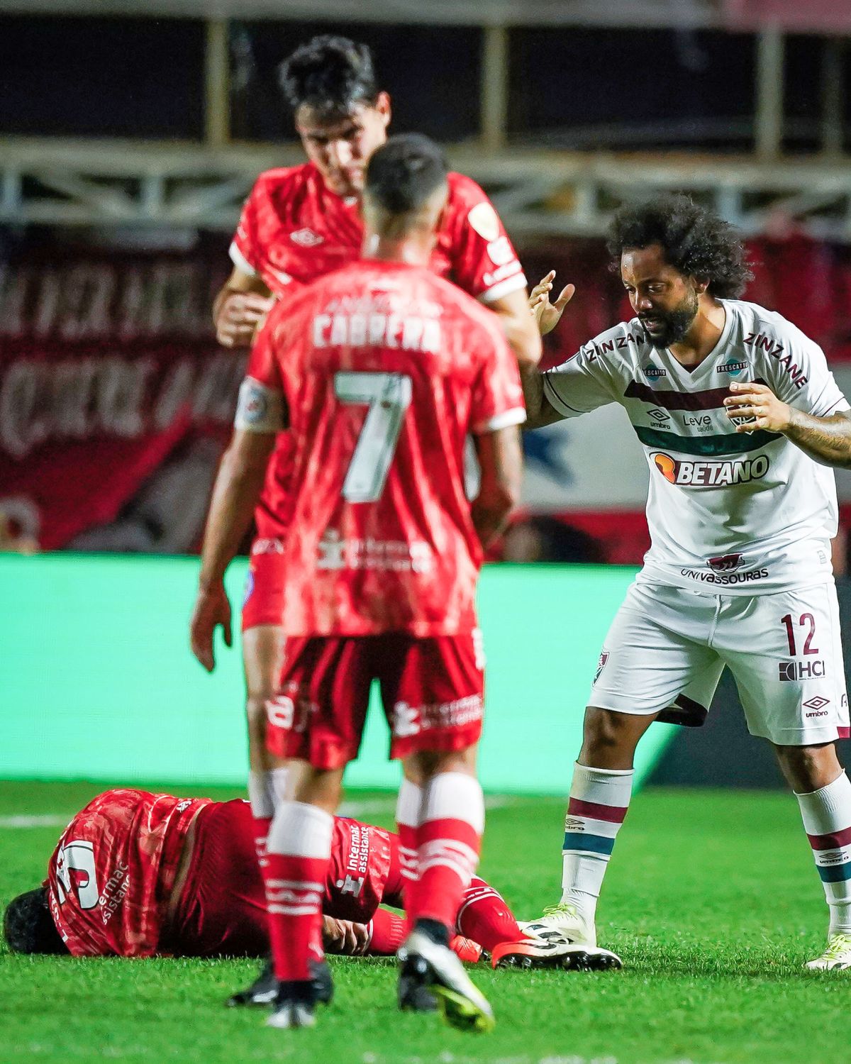 Fostul fundaș de la Real Madrid, fault extrem de dur în Copa Libertadores » I-a rupt piciorul unui adversar și a izbucnit în lacrimi