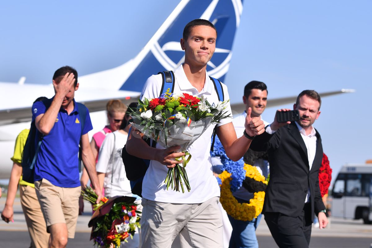 David Popovici a revenit în România