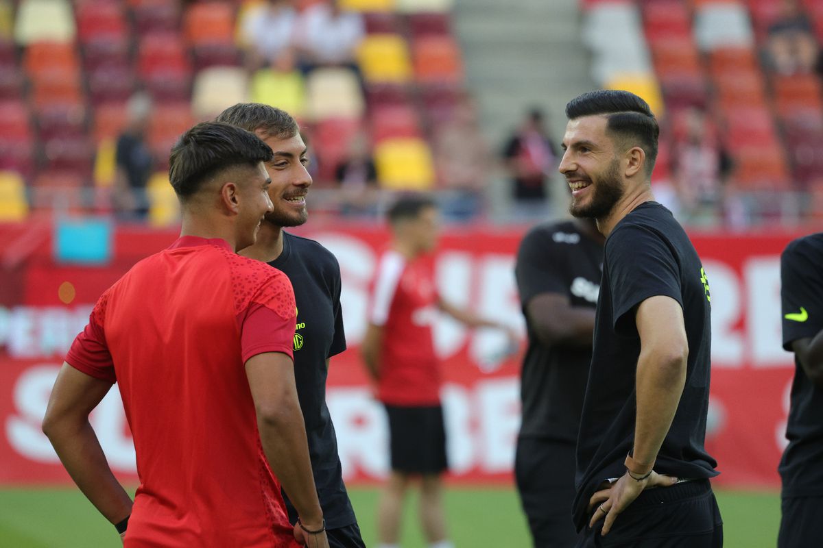 Dinamo - FCSB, imagini de încălzire: cum au fost primiți Politic și Musi de foștii colegi