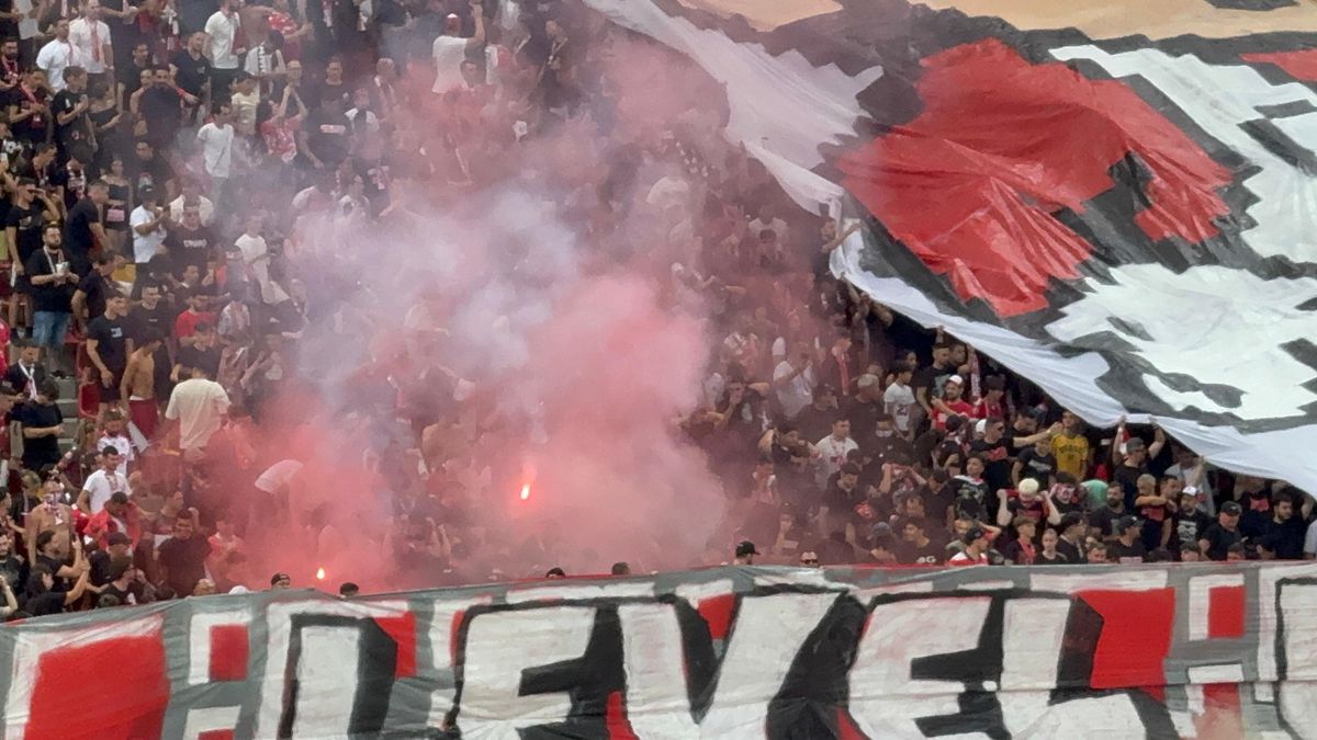 Scenografie cu bucluc în derby! Dinamoviștii n-au putut să-l miște pe „Mario”