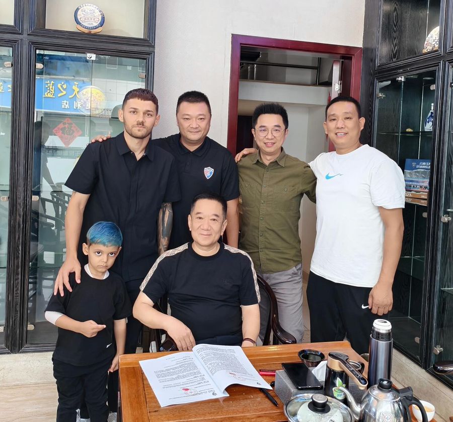 Alex Ioniță a semnat: „Felicitări și mulțumim pentru încredere!”