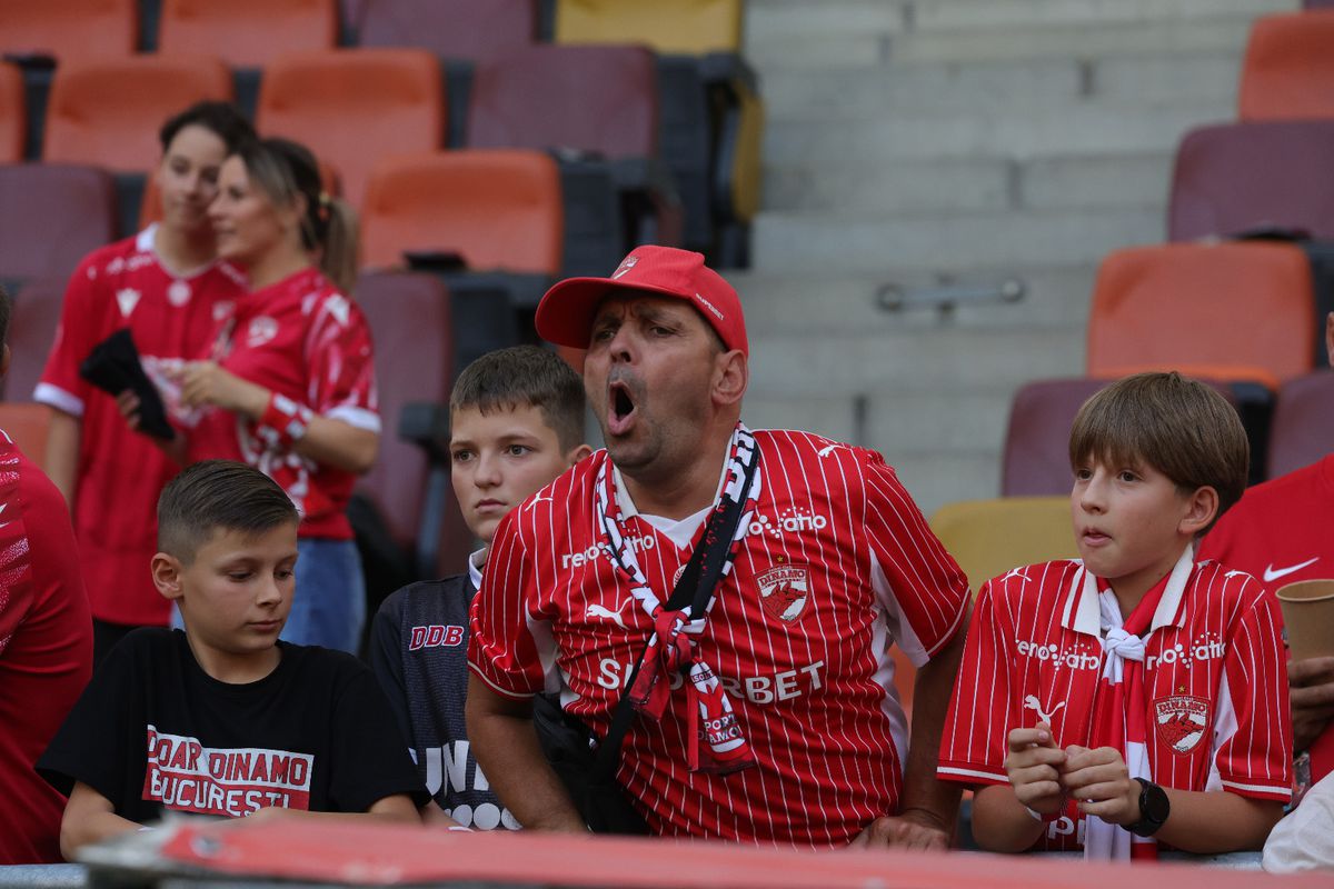 Dinamo - FCSB, imagini de încălzire: cum au fost primiți Politic și Musi de foștii colegi