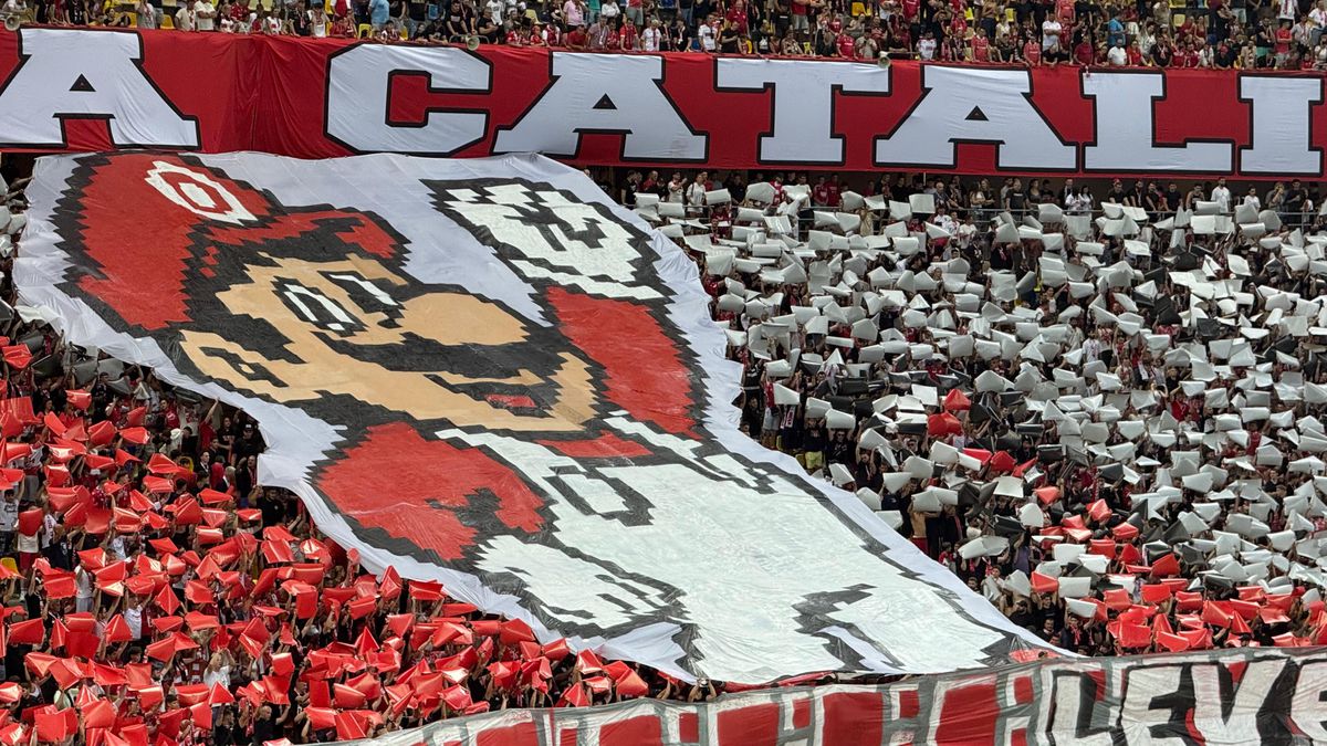 Scenografie cu bucluc în derby! Dinamoviștii n-au putut să-l miște pe „Mario”