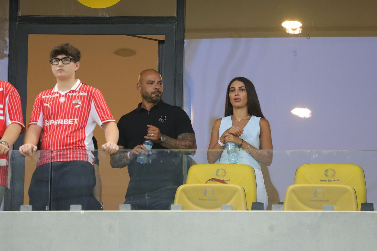 Dinamo - FCSB, derby-ul celebrităților » Giani Kiriță și iubita cu 22 de ani mai tânără, primii în loja Arenei Naționale