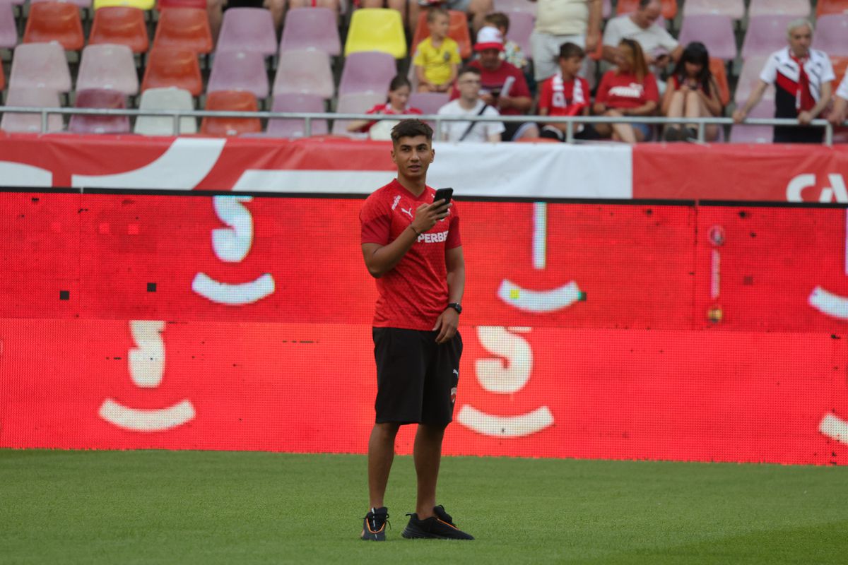 Dinamo - FCSB, imagini de încălzire: cum au fost primiți Politic și Musi de foștii colegi