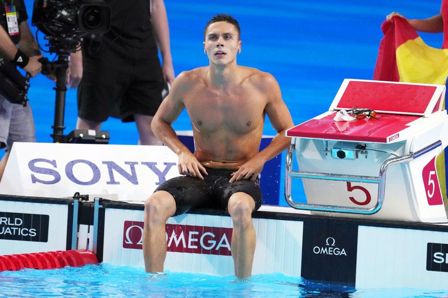 Declarație emoționantă despre David Popovici, făcută de sportiva de 12 ani care a impresionat la Mondiale! Cum i-a răspuns campionul din România