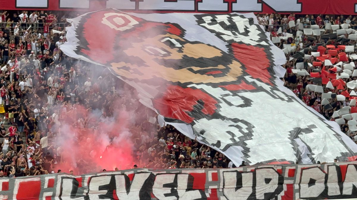 Scenografie cu bucluc în derby! Dinamoviștii n-au putut să-l miște pe „Mario”