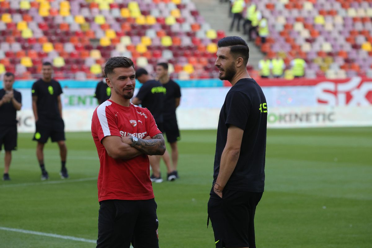 Dinamo - FCSB, imagini de încălzire: cum au fost primiți Politic și Musi de foștii colegi