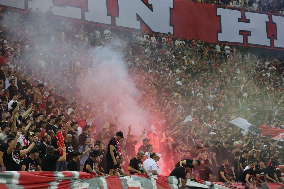 Scenografie cu bucluc în derby! Dinamoviștii n-au putut să-l miște pe „Mario”