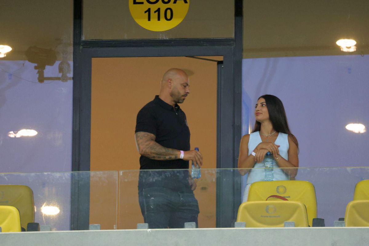 Dinamo - FCSB, derby-ul celebrităților » Giani Kiriță și iubita cu 22 de ani mai tânără, primii în loja Arenei Naționale