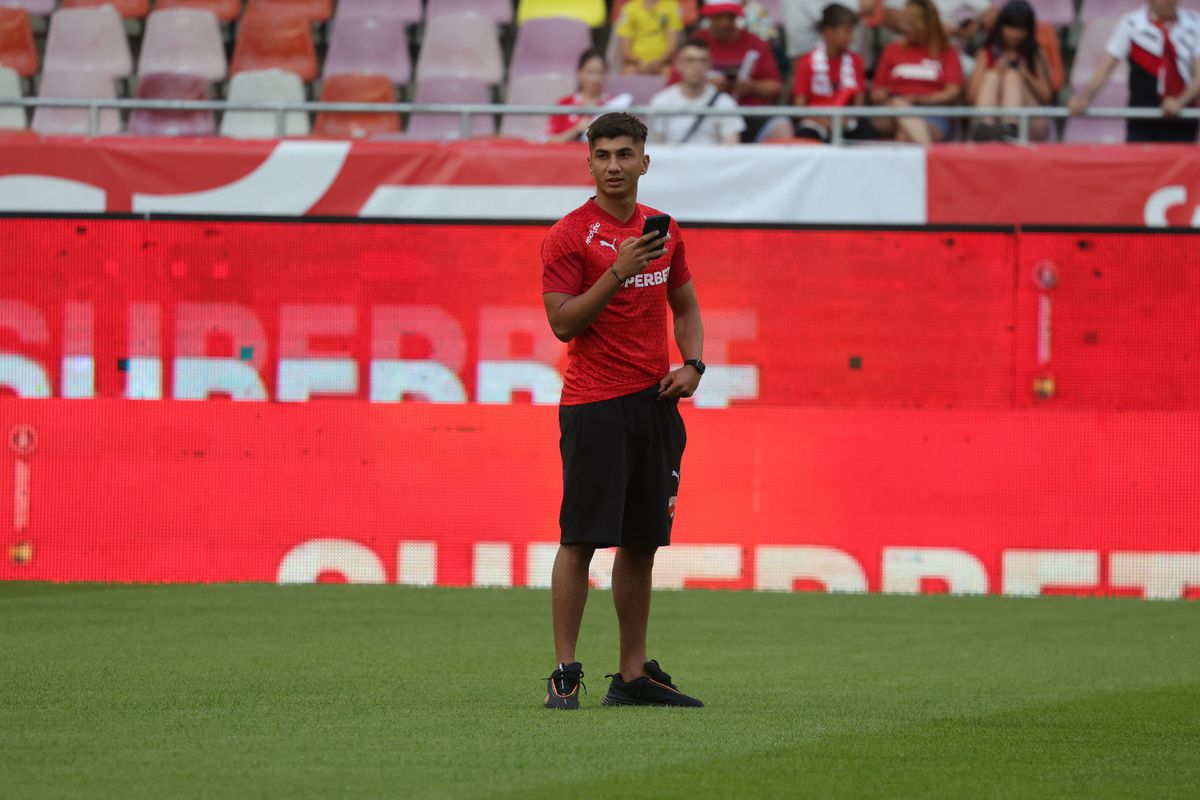 Dinamo - FCSB, imagini de încălzire: cum au fost primiți Politic și Musi de foștii colegi