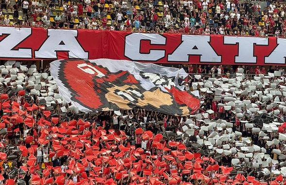 Scenografie cu bucluc în derby! Dinamoviștii n-au putut să-l miște pe „Mario”