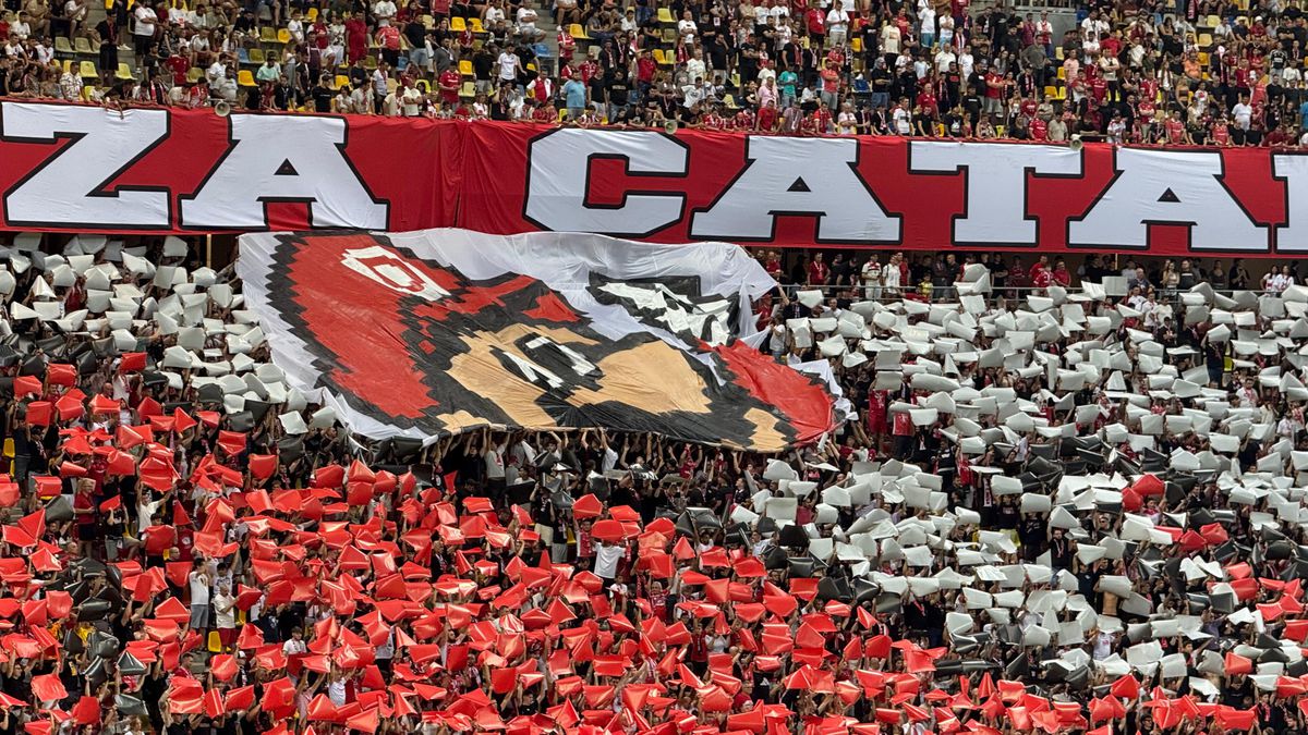 Scenografie cu bucluc în derby! Dinamoviștii n-au putut să-l miște pe „Mario”