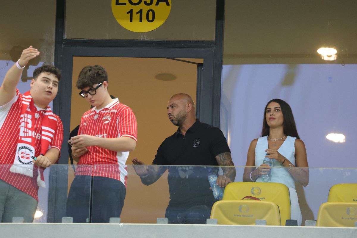 Dinamo - FCSB, derby-ul celebrităților » Giani Kiriță și iubita cu 22 de ani mai tânără, primii în loja Arenei Naționale