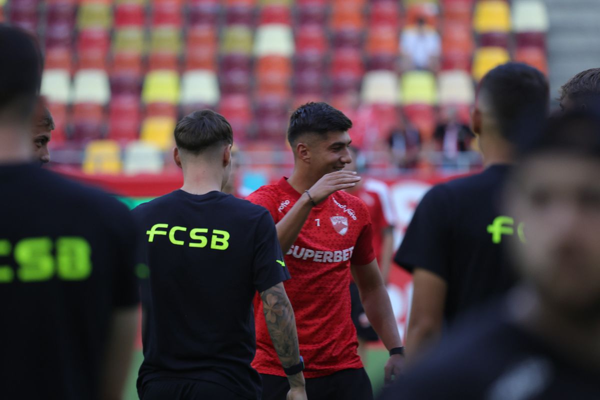 Dinamo - FCSB, imagini de încălzire: cum au fost primiți Politic și Musi de foștii colegi