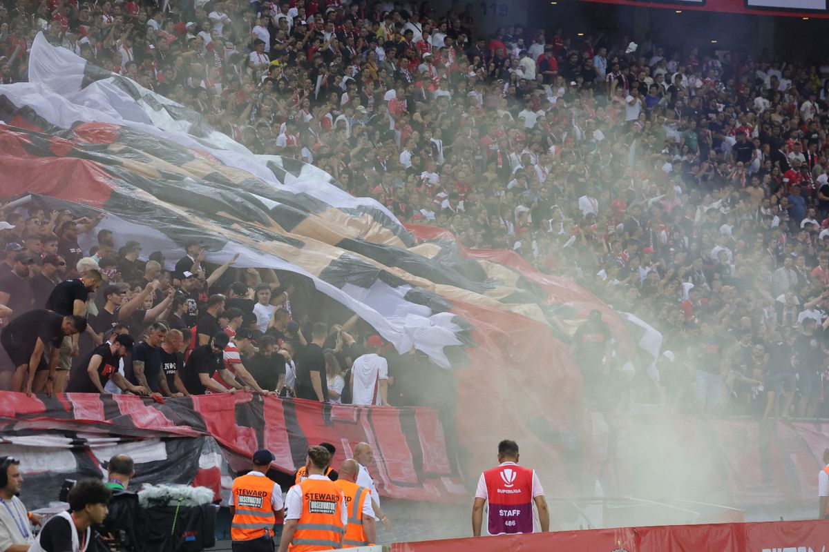 Scenografie cu bucluc în derby! Dinamoviștii n-au putut să-l miște pe „Mario”