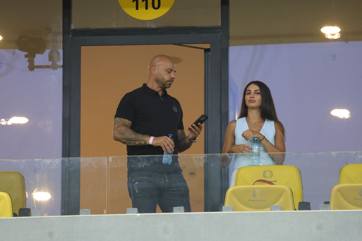 Dinamo - FCSB, derby-ul celebrităților » Giani Kiriță și iubita cu 22 de ani mai tânără, primii în loja Arenei Naționale