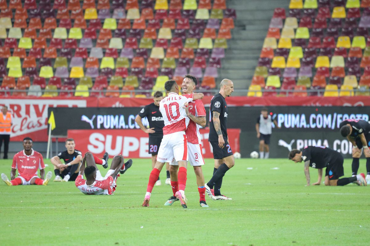 Imagini spectaculoase: Dinamo, în sărbătoare pe gazon » Florentin Petre s-a dezlănțuit