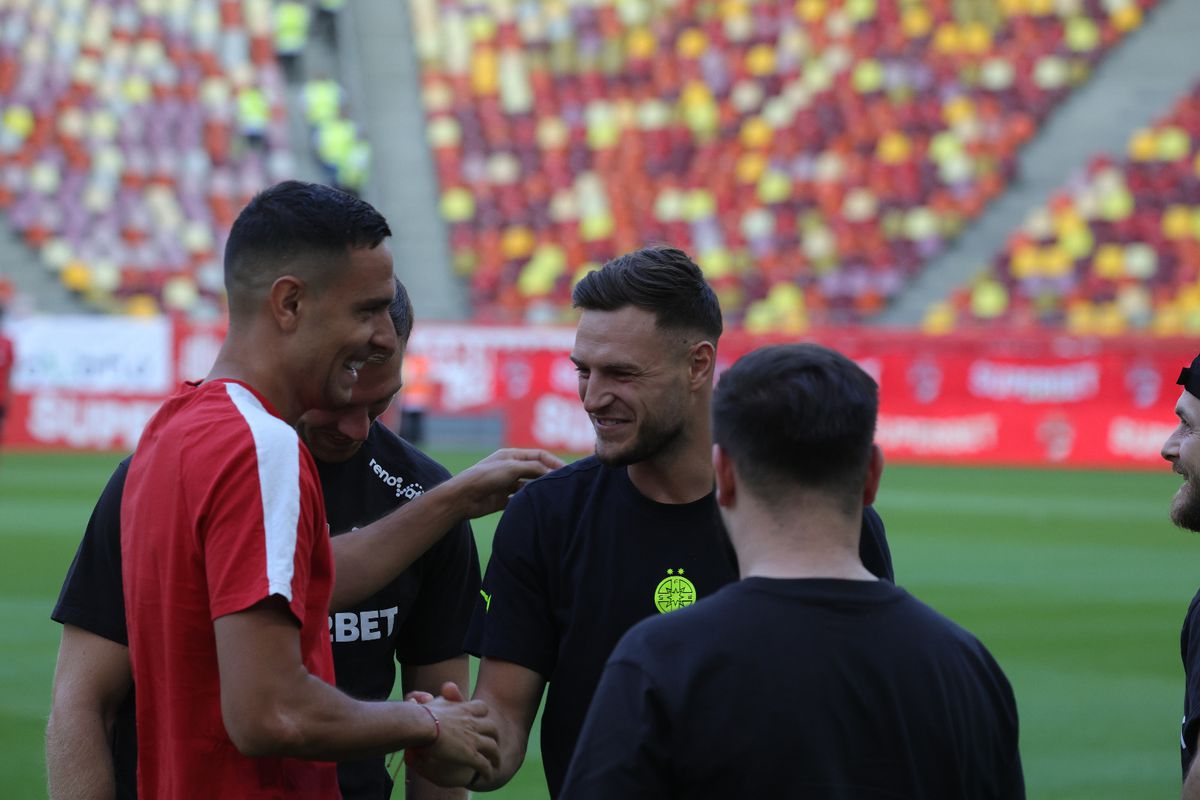 Dinamo - FCSB, imagini de încălzire: cum au fost primiți Politic și Musi de foștii colegi