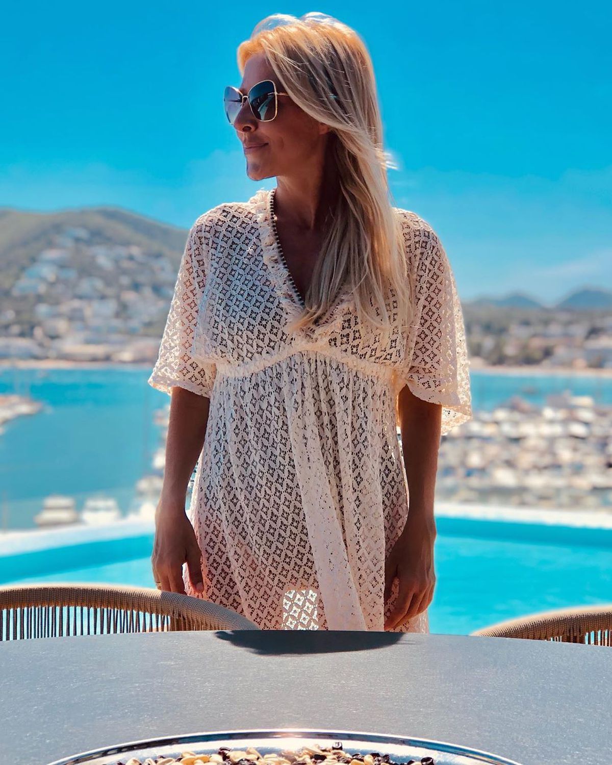 O actriță de 51 de ani a postat topless pe Instagram, apoi a șters imaginea. Ce au observat fanii