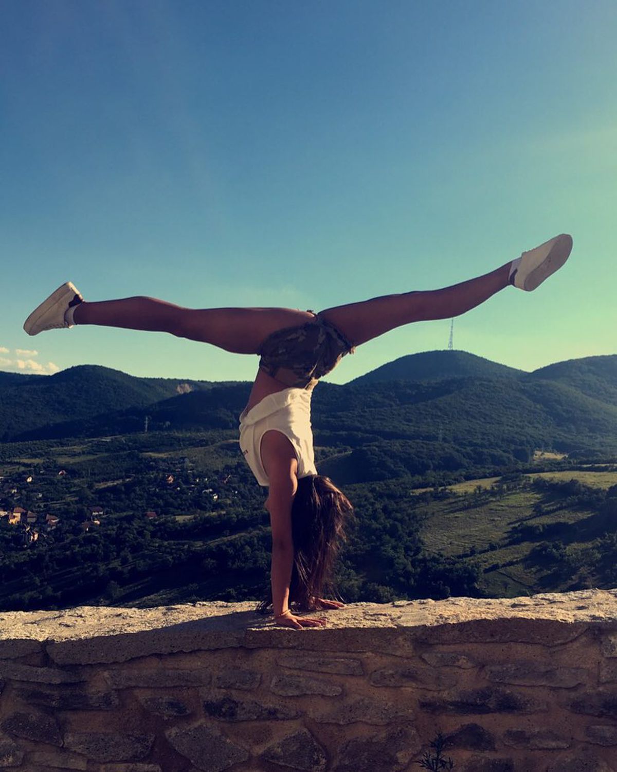 FOTO Asiana Peng, electrizantă pe Instagram: fosta gimnastă face ravagii cu pozele ei provocatoare