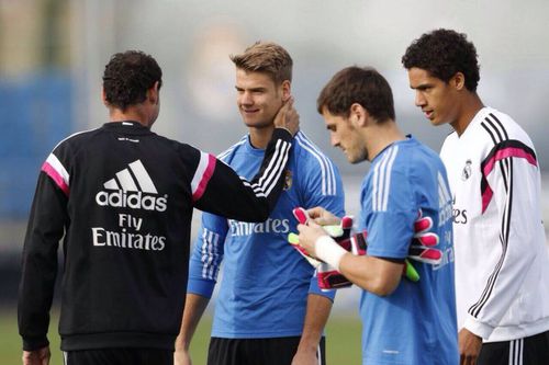 Lavin, în centru, la un antrenament al lui Real Madrid