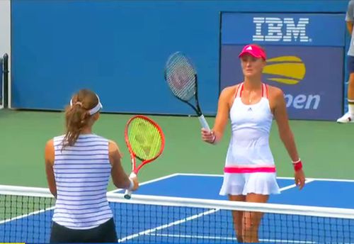Franțuzoaica Kristina Mladenovic (27 de ani, 44 WTA) a condus cu 6-1, 5-1, dar a fost învinsă de rusoaica Varvara Gracheva (20 de ani, 102 WTA)
