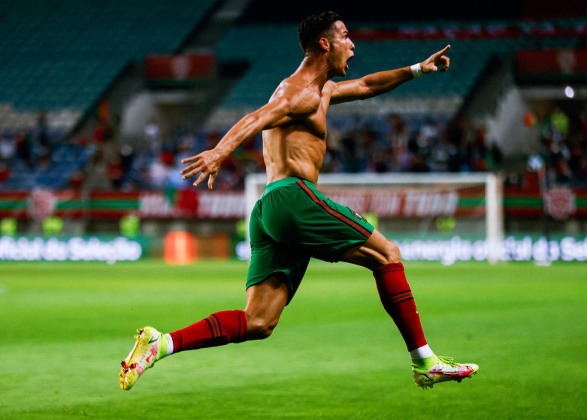 Gest violent al lui Ronaldo, în seara în care a intrat definitiv în istorie! Twitter-ul „a erupt”: „Ăsta e GOAT-ul vostru?!”