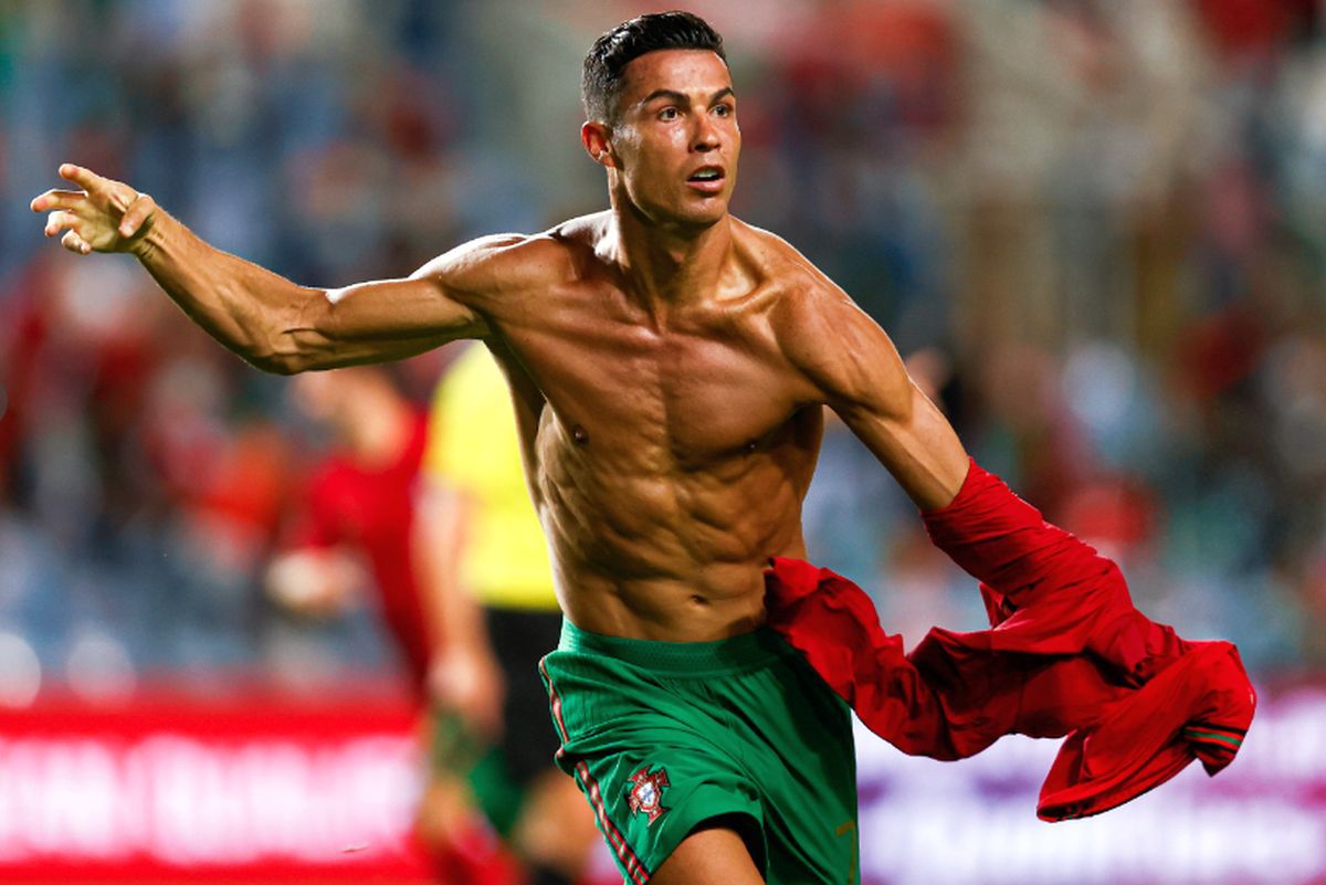 Gest violent al lui Ronaldo, în seara în care a intrat definitiv în istorie! Twitter-ul „a erupt”: „Ăsta e GOAT-ul vostru?!”