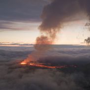 Vulcanul Geldingadalir, care a erupt din nou pe 19 martie 2021 și e încă activ, se află la doar 50 de kilometri de stadionul Laugardalsvöllur