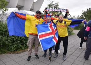 „Luptă, goluri, victorie!” » Ne simțim ca acasă la Reykjavík. Se aude puternic: "România, România, România!"