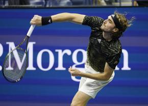 O campioană de Grand Slam, calificată în turul 3 la US Open, se ia de Tsitsipas: „Ați încercat vreodată să schimbați sutienul ud în 3 minute? Tu ce faci atât de mult?”