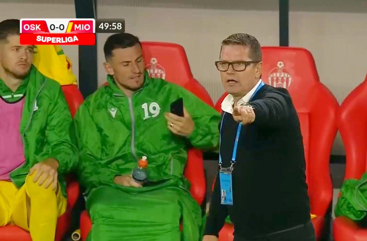 Blănaru, surprins pe telefon în timpul meciului Sepsi - Mioveni: „Mi se pare foarte grav!”