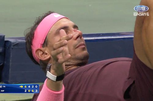 Rafael Nadal, după lovitura încasată în nas