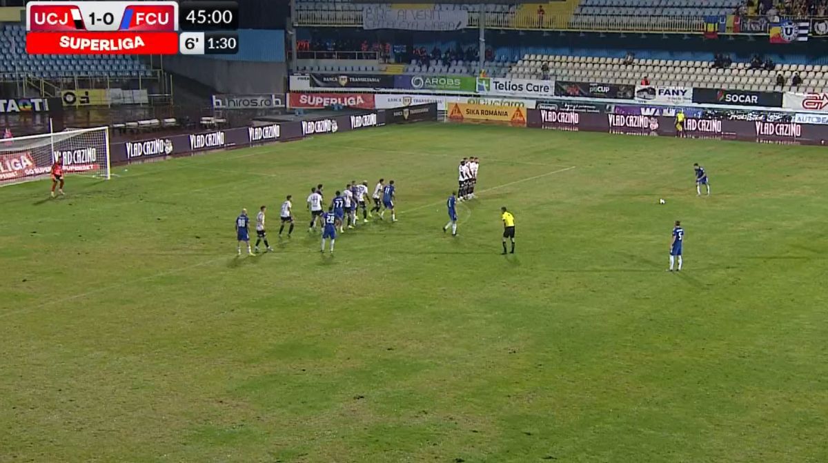 Gabi Iancu, execuție magistrală din lovitură liberă în U Cluj - FCU Craiova » Mingea a evitat zidul și s-a oprit în vinclu!