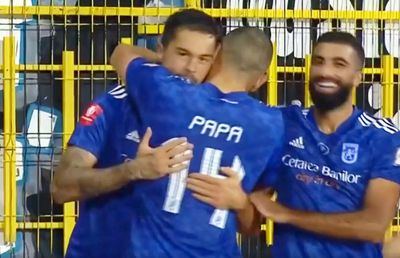 Gabi Iancu, execuție magistrală din lovitură liberă în U Cluj - FCU Craiova » Mingea a evitat zidul și s-a oprit în vinclu!